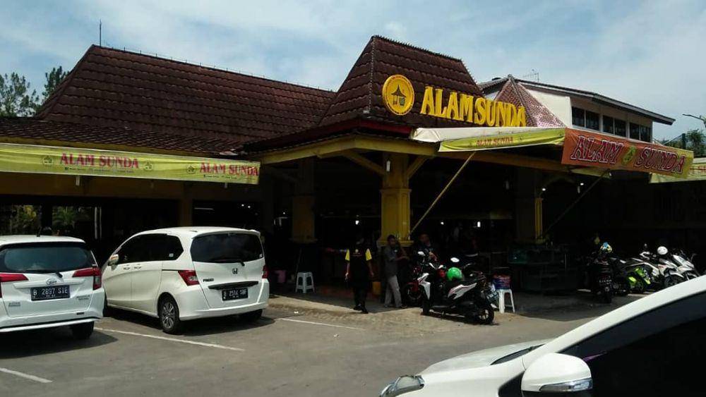 Warung Nasi Alam Sunda (instagram.com/alam.sunda.cipayung)