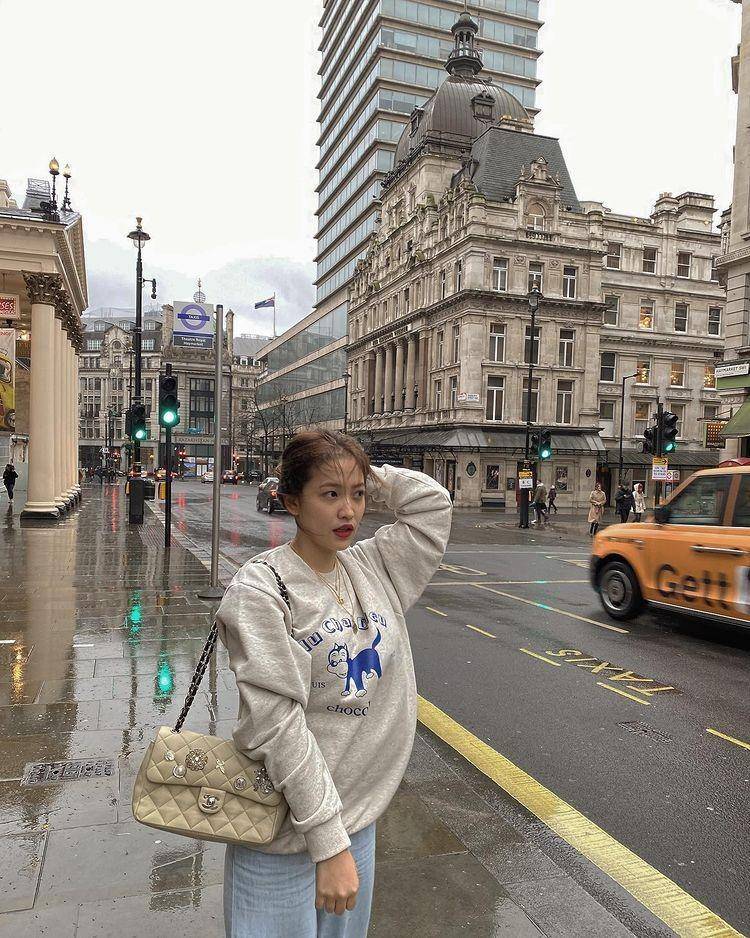 Ide OOTD ngedate ala Yeri Red Velvet (instagram.com/yerimiese)