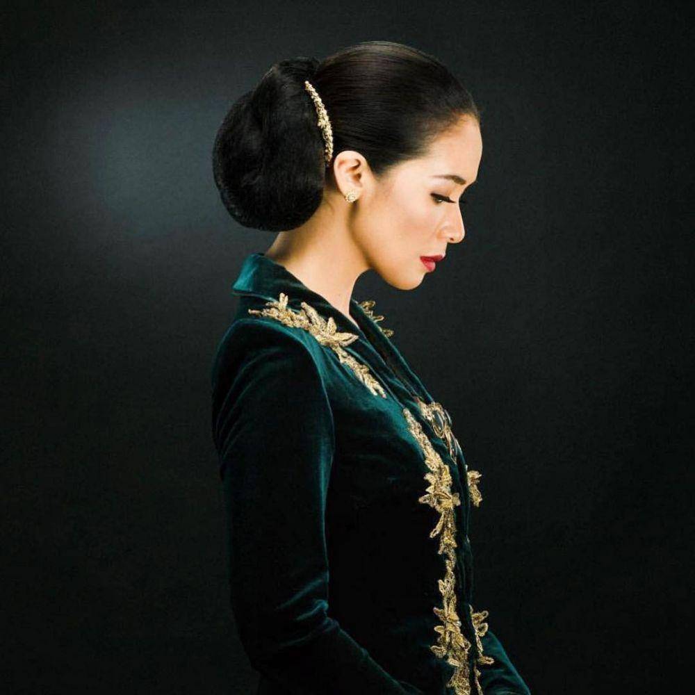 Kebaya Marsha Timothy (instagram.com/marshatimothy)