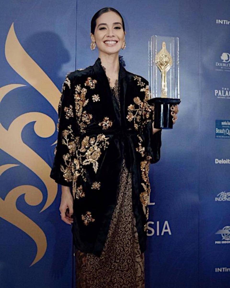 Kebaya Marsha Timothy (instagram.com/marshatimothy)