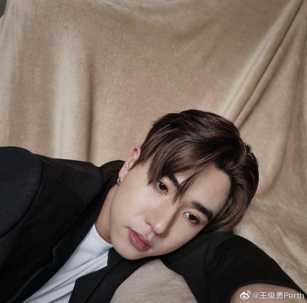 Perth Tanapon (weibo.com/u/6528512867)