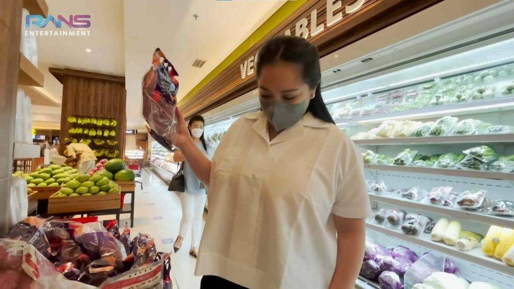 Nagita Slavina belanja Mpasi Rayyanza (YouTube.com/Rans Entertainment/)