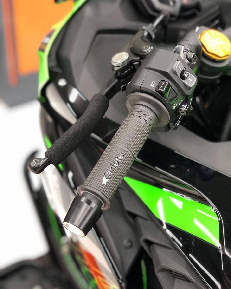 handgrip Ariete (https://www.instagram.com/ariete.id/)