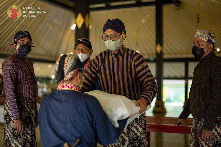 Blangkon adat Yogyakarta (instagram.com/kratonjogja)