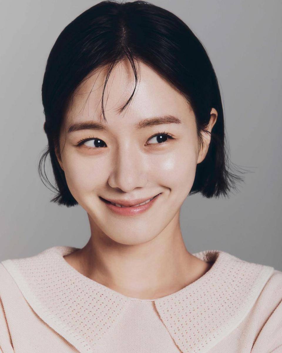 Park Gyu Young (instagram.com/lavieenbluu)