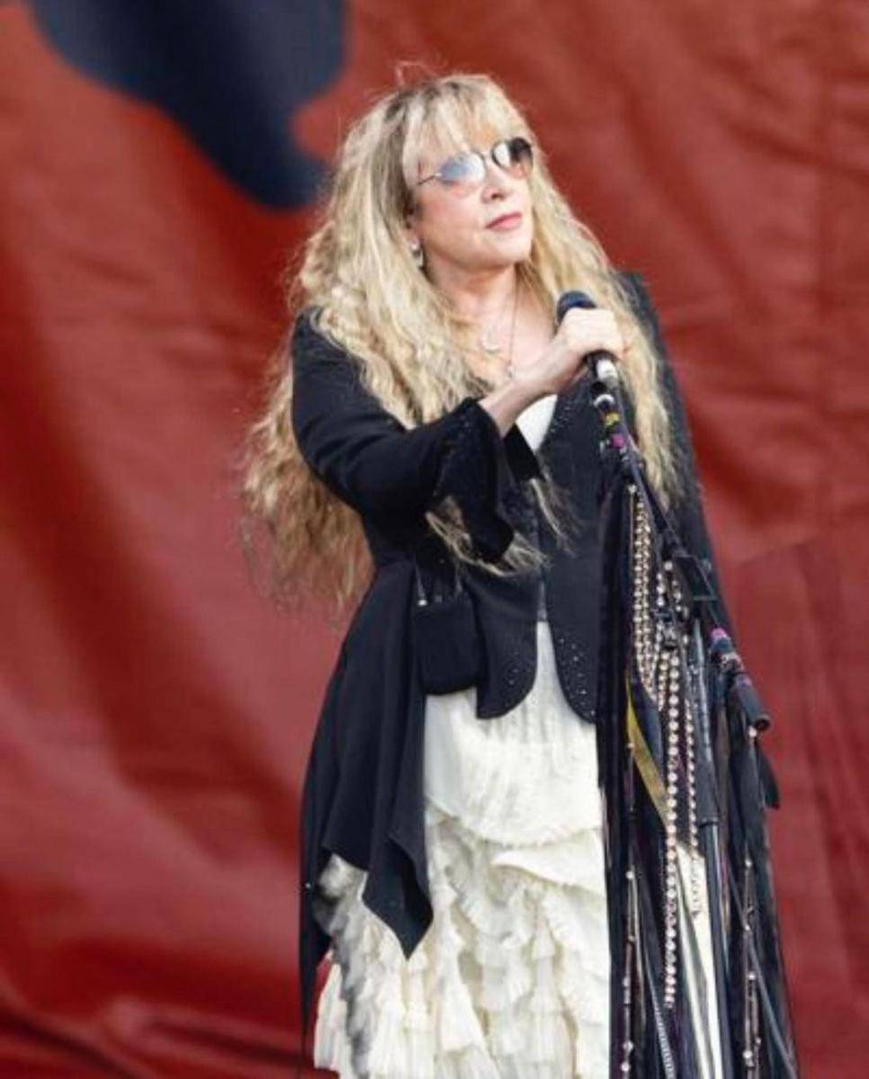 Stevie Nicks (instagram.com/stevienicks)