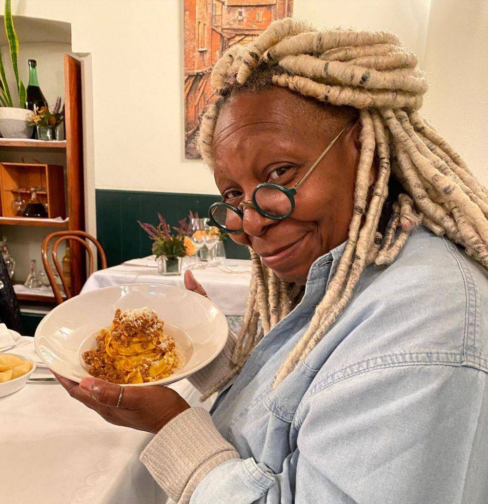Whoopi Goldberg (instagram.com/whoopigoldberg)