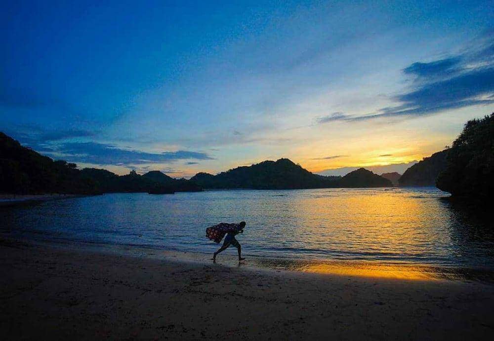 Pantai Teluk Asmoro (instagram.com/malang_mbois)
