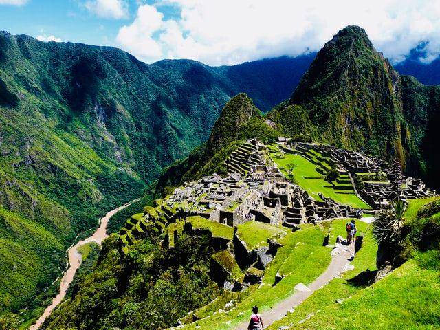 Machu Picchu (unsplash.com/Azzedine Rouichi)