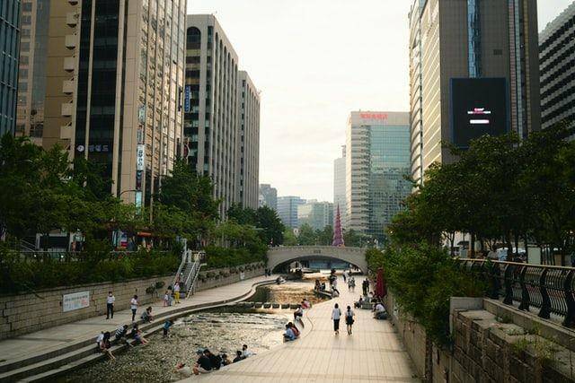 potret Cheonggyecheon Stream di Seoul (unsplash.com/sosoalso)
