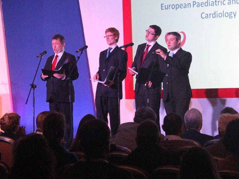 grup musik acapella Harmony Barbershop Quartet (alivenetwork.com)