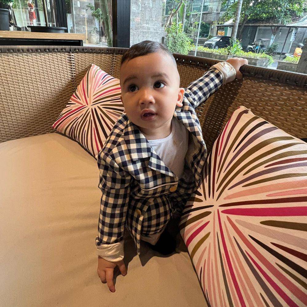 ekspresi cute Ukkasya saat liburan ke Singapura (instagram.com/irwansyah_15)