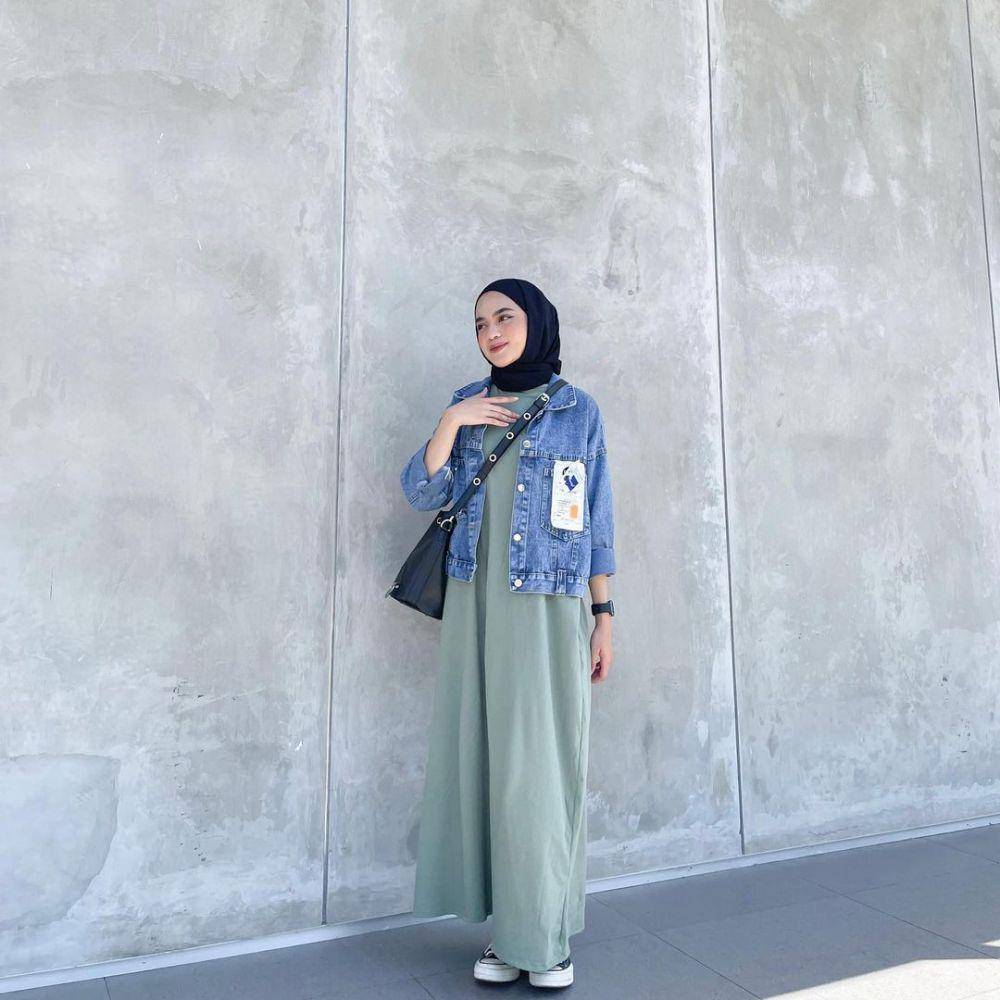 referensi OOTD untuk nonton ke bisokop (instagram.com/alannaumsntk)