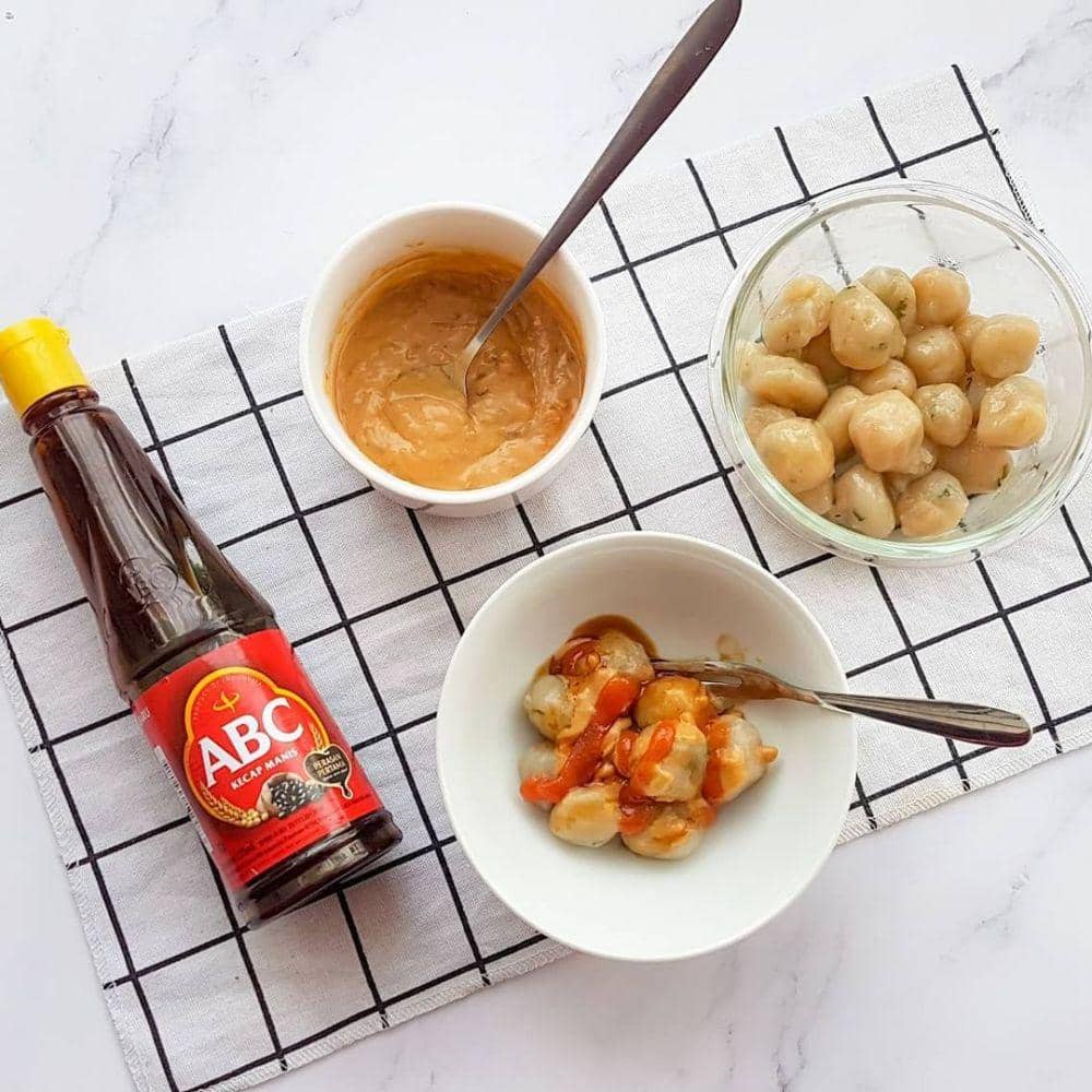 cilok (instagram.com/melsfoodtrip)