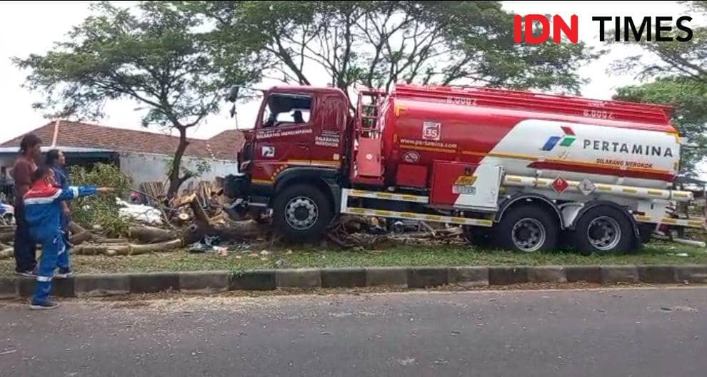 Kejadian laka lantas di By Pass ida Bagus Mantra, Rabu (11/5)(IDN Times/Wayan Antara)