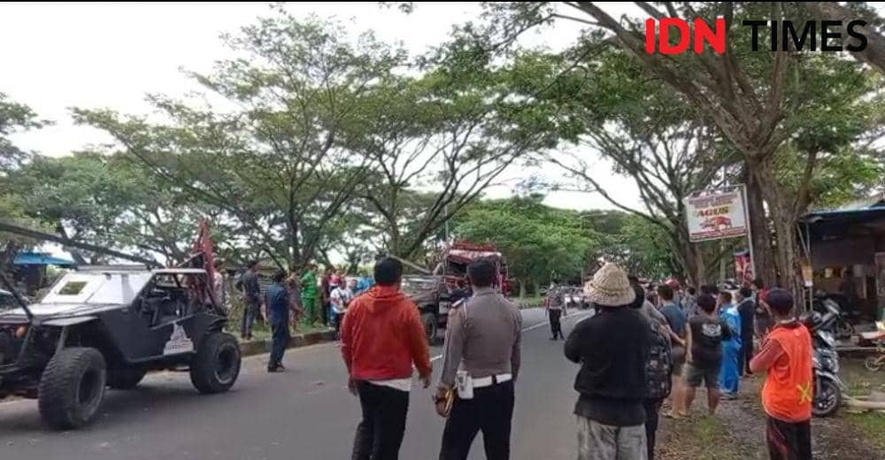 Kejadian laka lantas di By Pass ida Bagus Mantra, Rabu (11/5)(IDN Times/Wayan Antara)