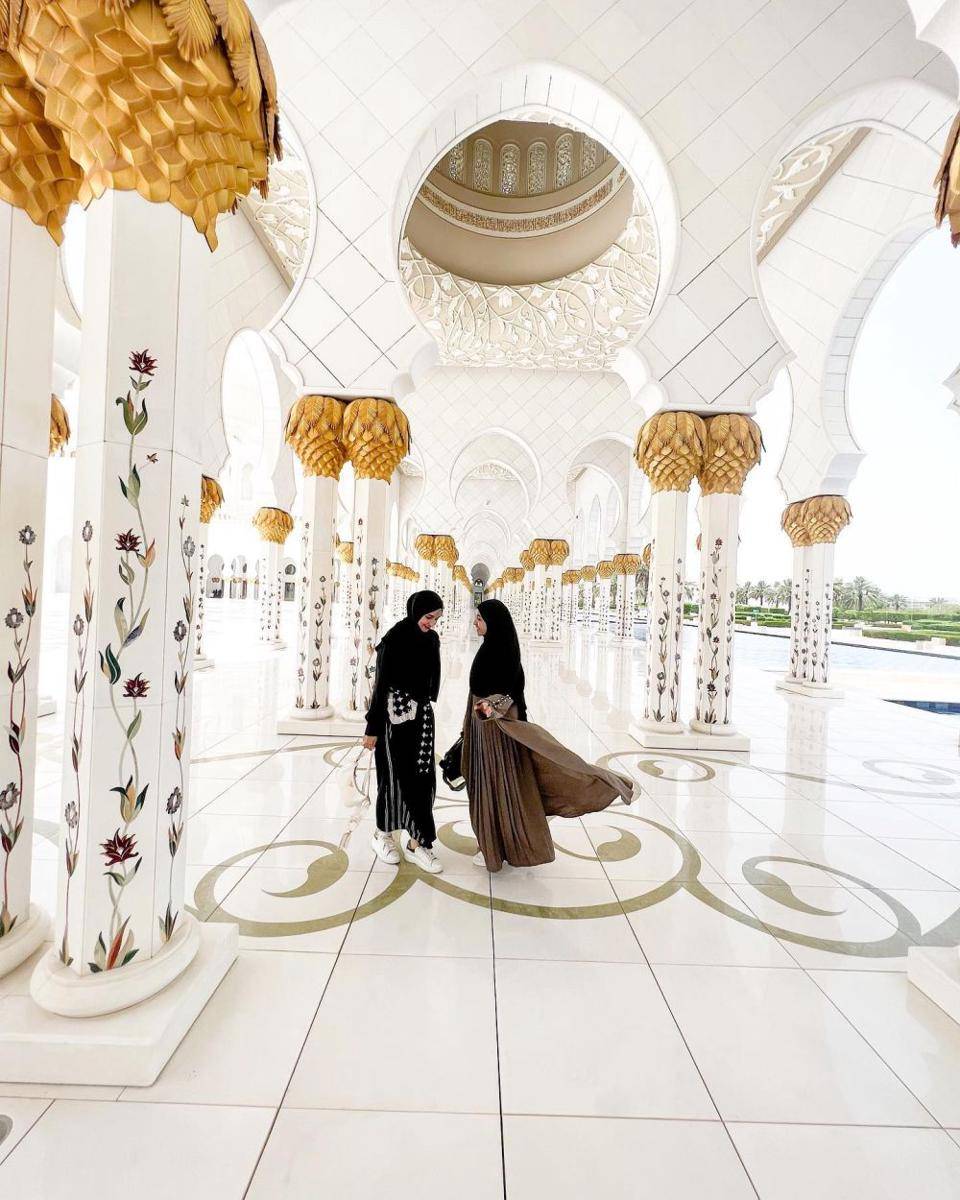 potret Laudya Cynthia Bella di Dubai (instagram.com/shireensungkar)