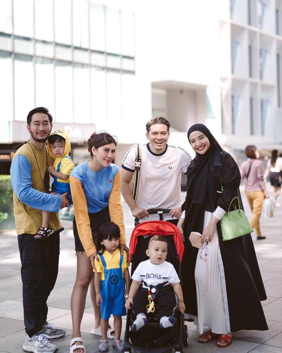 ekspresi cute Ukkasya saat liburan ke Singapura (instagram.com/syahnazs)
