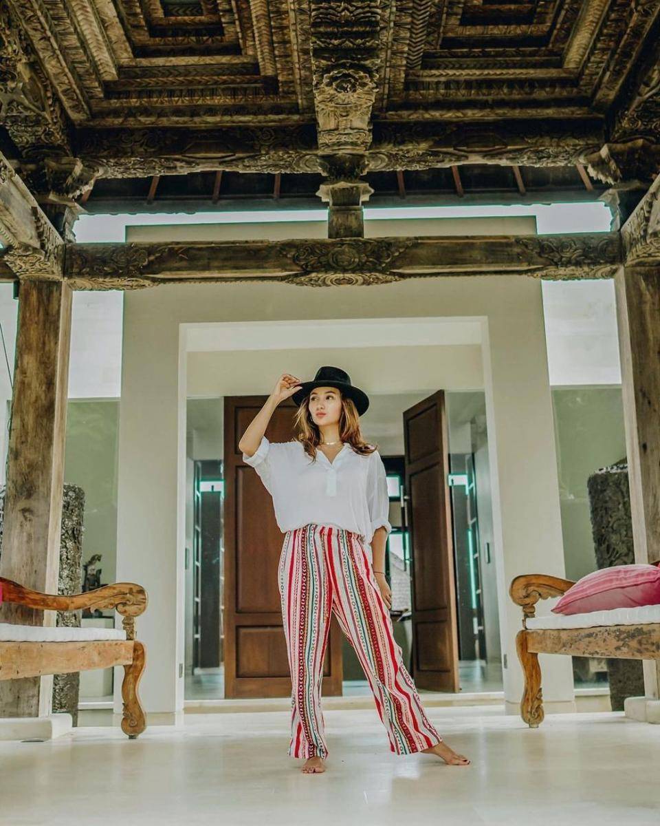 OOTD liburan ala Naomi Zaskia (instagram.com/naonomnom)