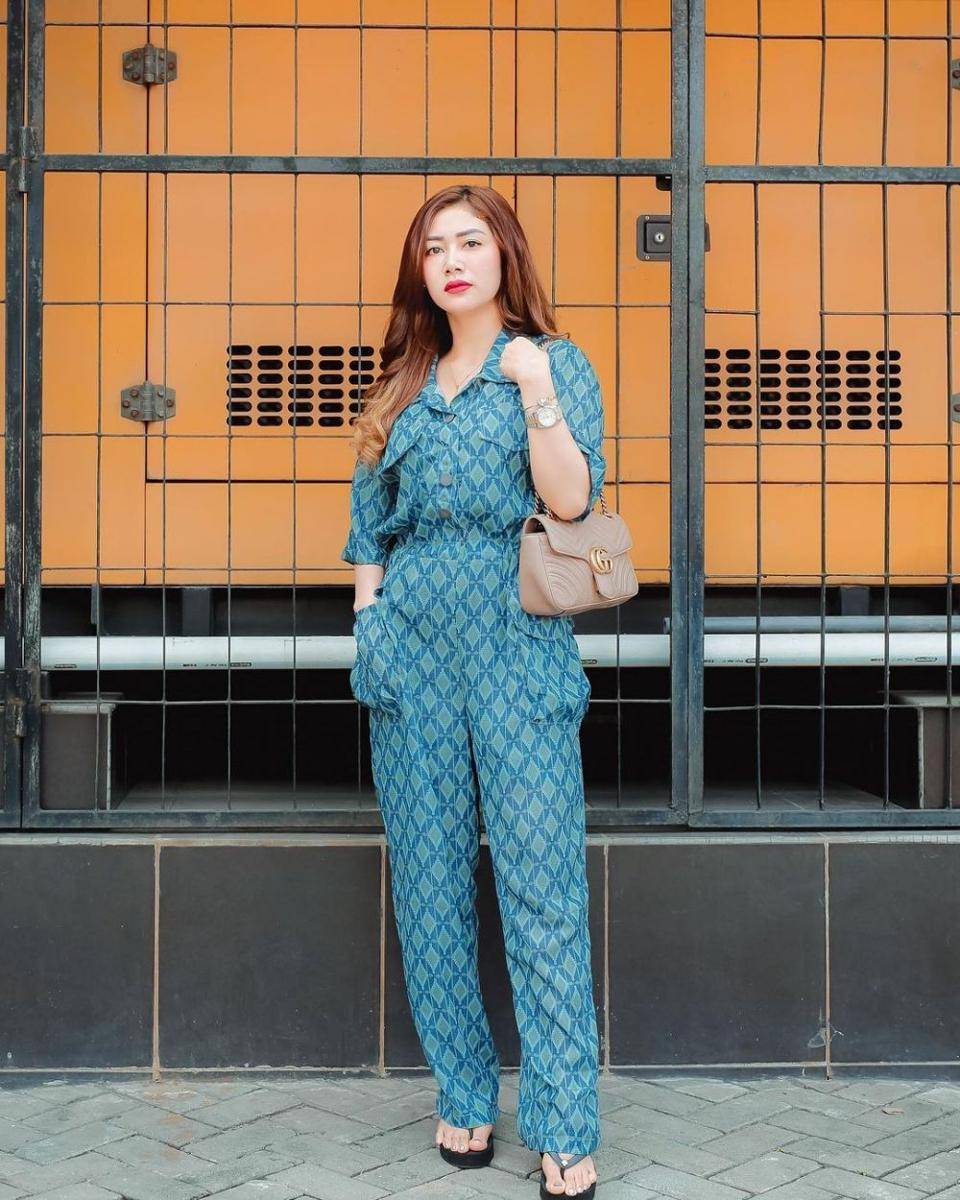 OOTD ala Delta Hesti (instagram.com/deltahesti)