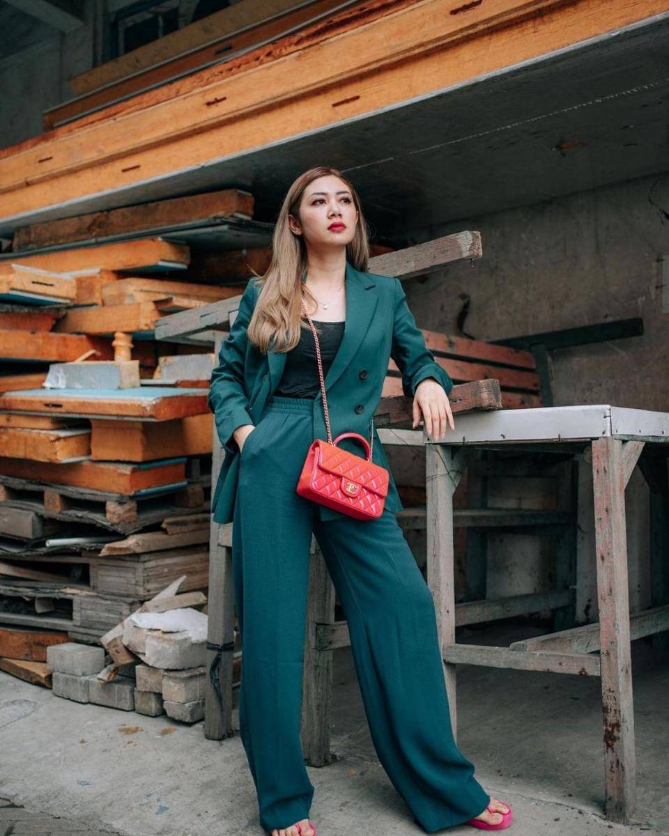 OOTD ala Delta Hesti (instagram.com/deltahesti)