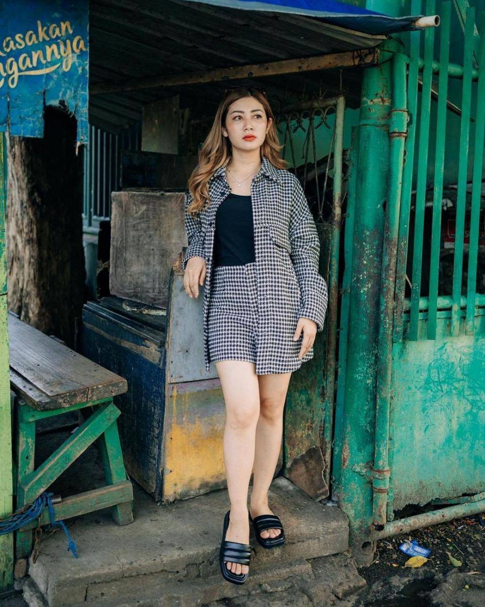 OOTD ala Delta Hesti (instagram.com/deltahesti)