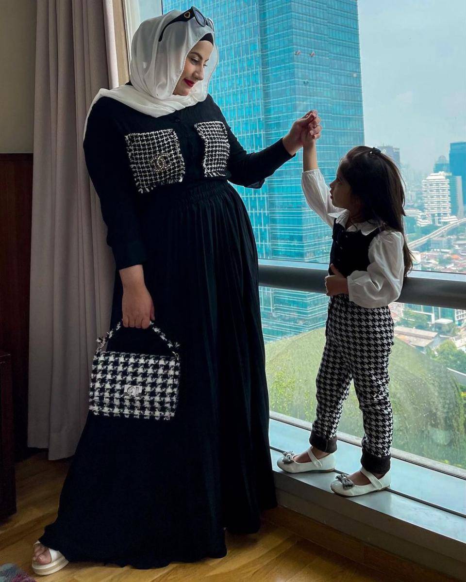 Tasyi Athasyia dan buah hati (instagram.com/tasyiiathasyia)