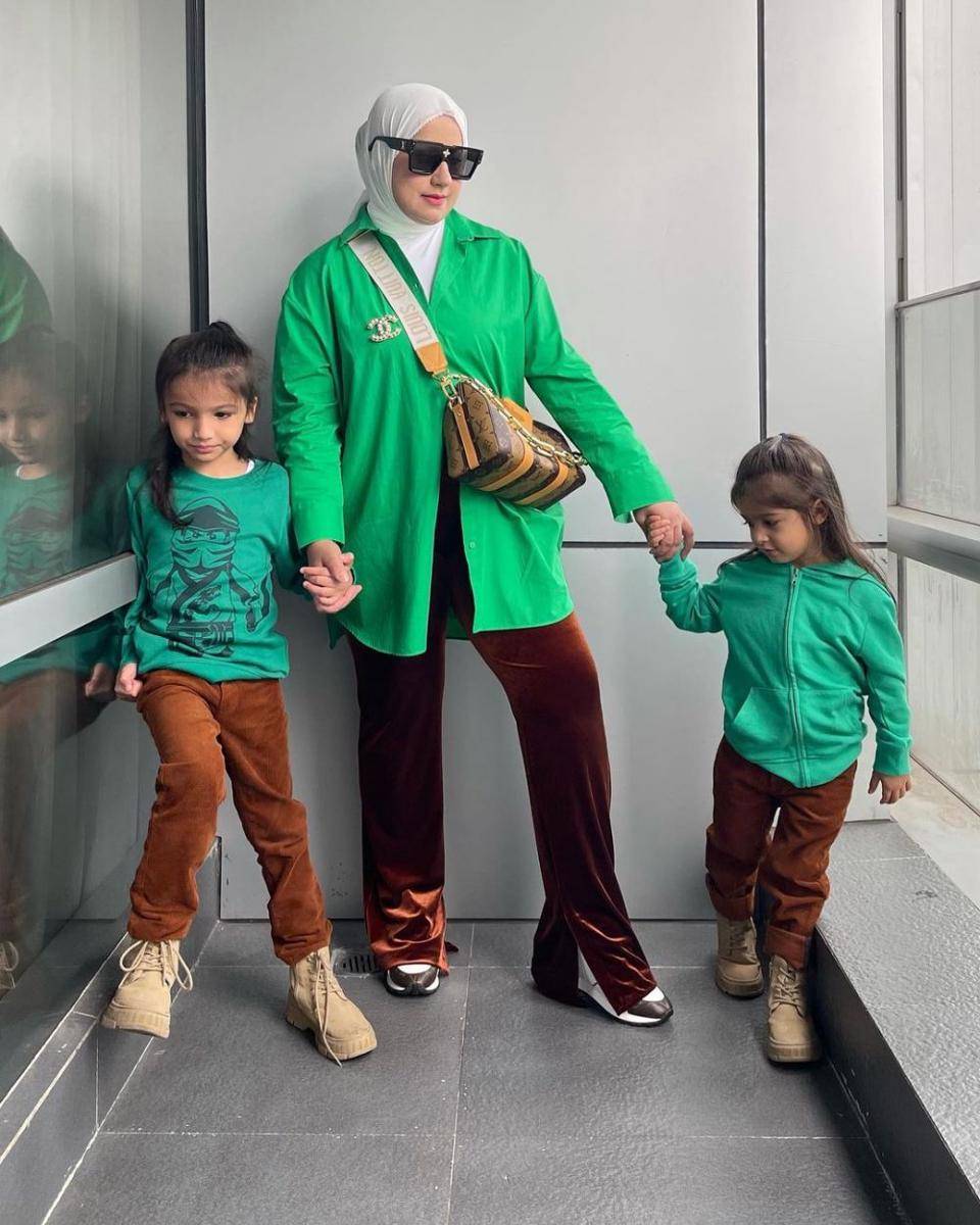 Tasyi Athasyia dan buah hati (instagram.com/tasyiiathasyia)
