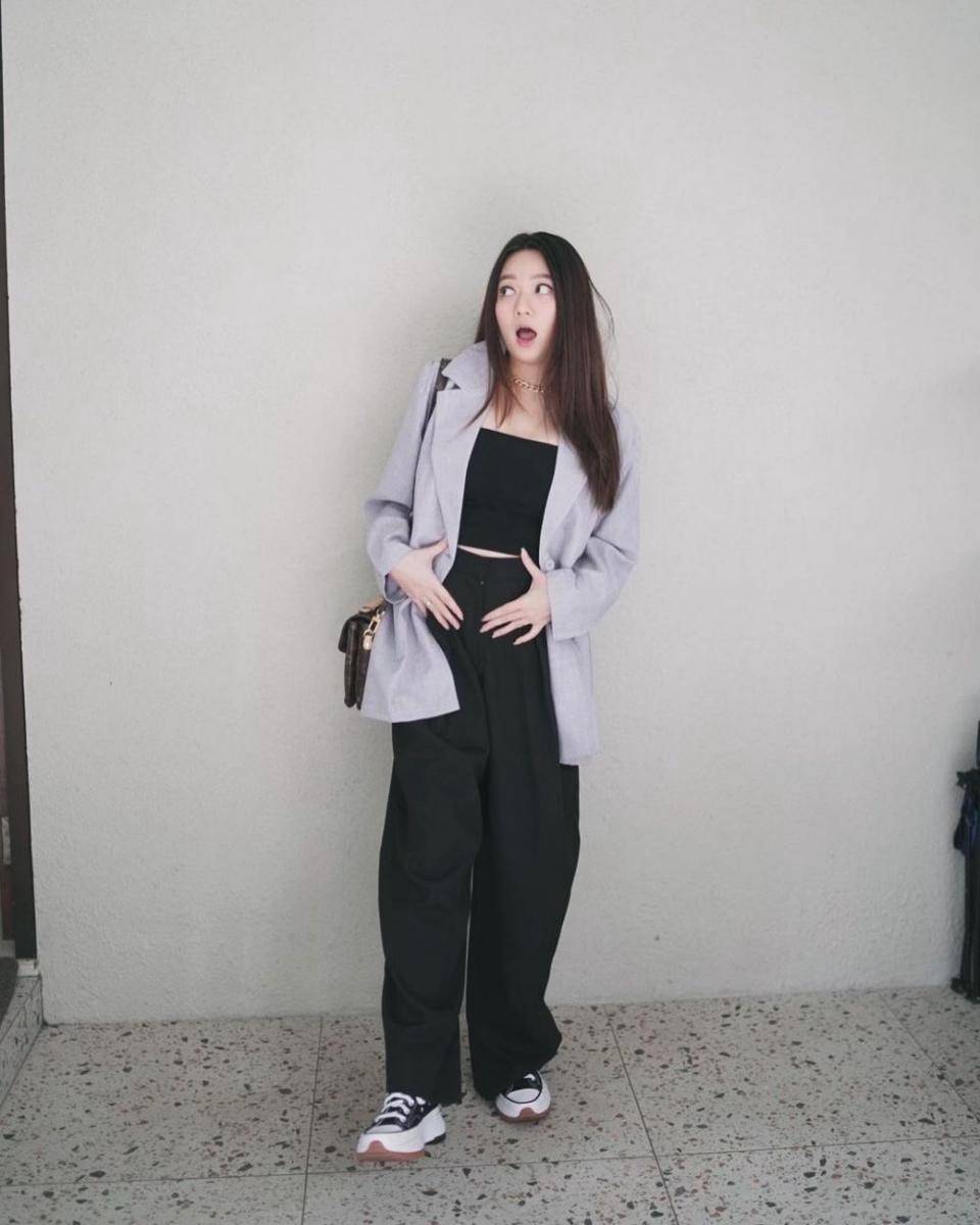 potret baby bump Stella Cornelia (instagram.com/stellacor)