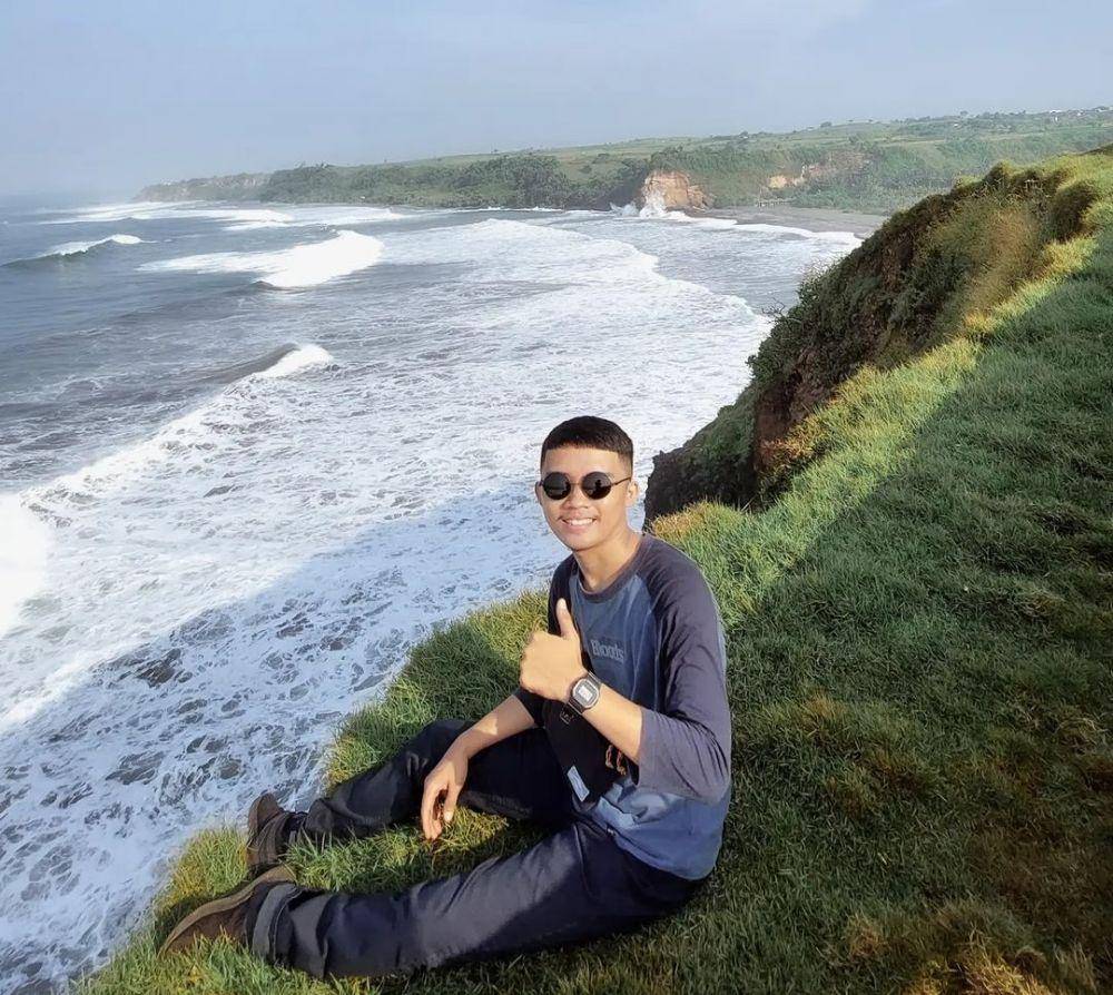 potret wisatawan di Puncak Guha, Garut (instagram.com/didinsamsu_)