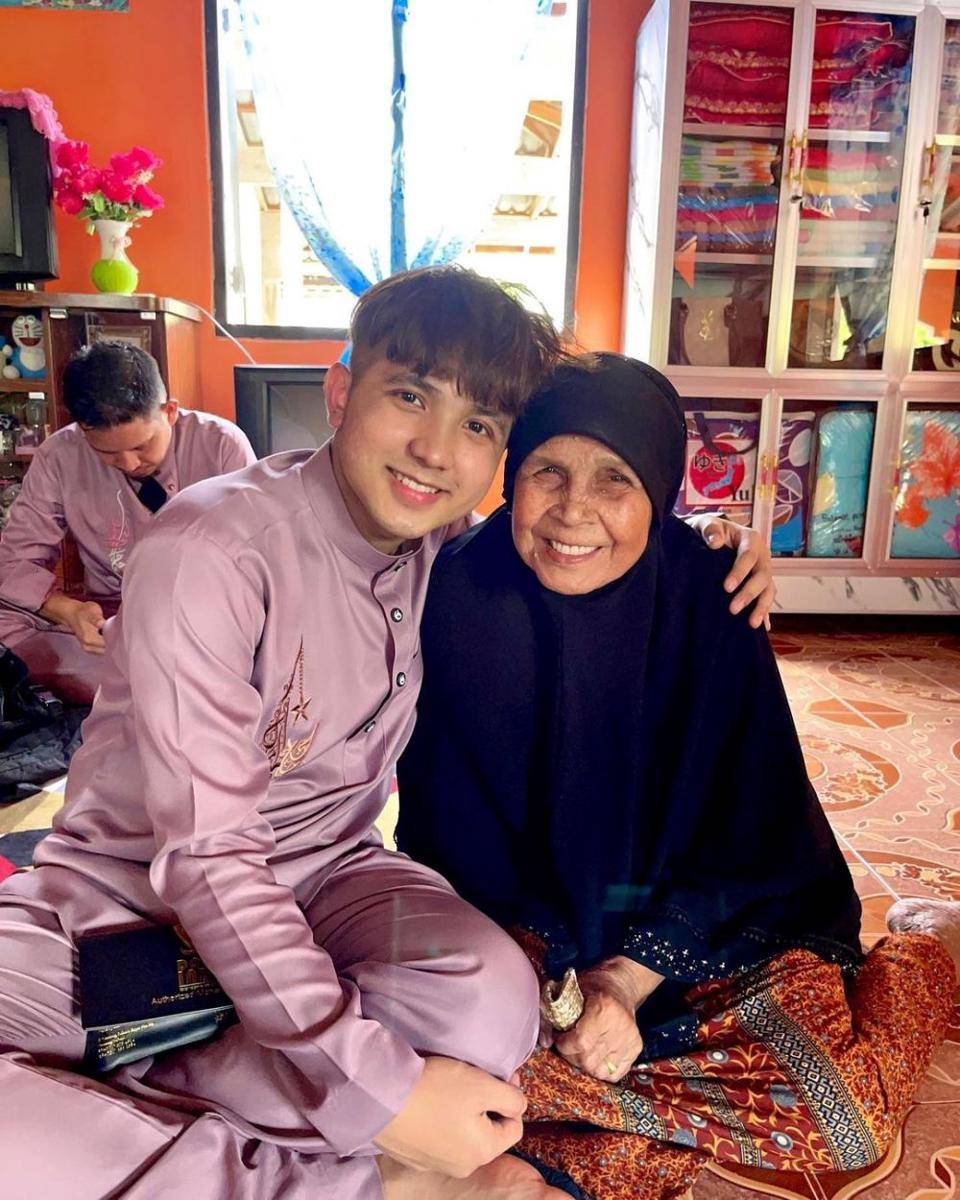 Jirayut dan keluarga di Thailand. (instagram.com/jirayutdaa4official)