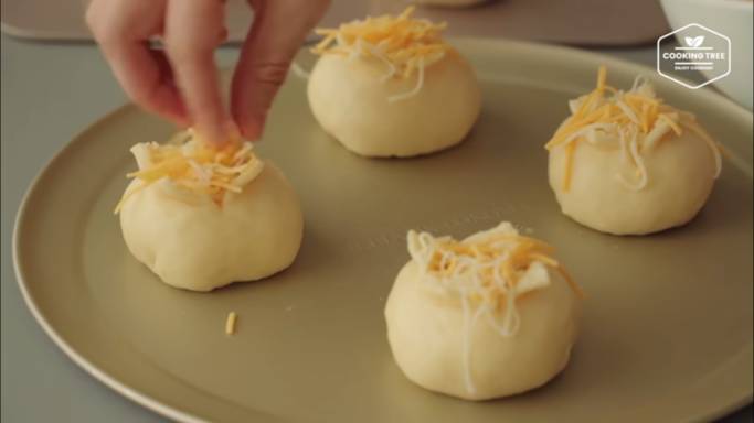 ilustrasi adonan cheese bread (dok. youtube.com/Cooking tree 쿠킹트리)