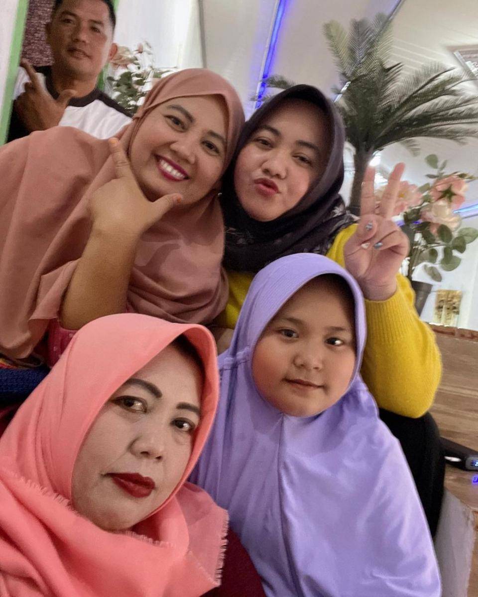 pengasuh Rafathar pulang kampung (instagram.com/shela_lala96)
