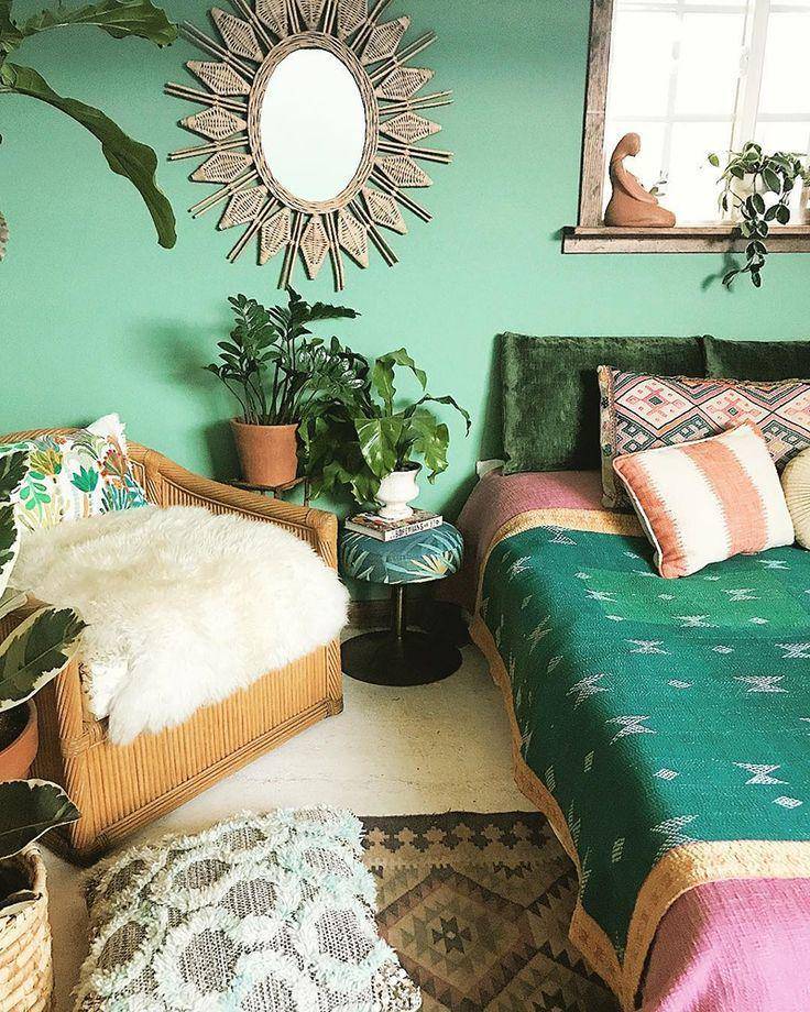 ilustrasi kamar tidur bohemian estetik (pinterest.com/Home Design Lover)