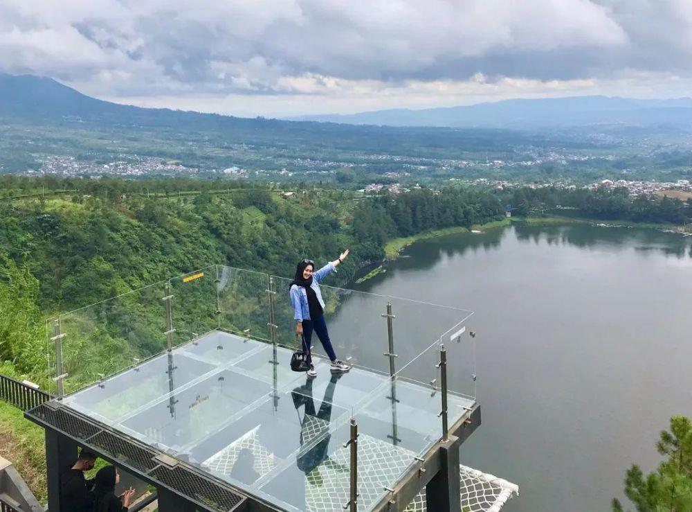 10 Potret Kahyangan Skyline Wonosobo, Bisa Main Paralayang!
