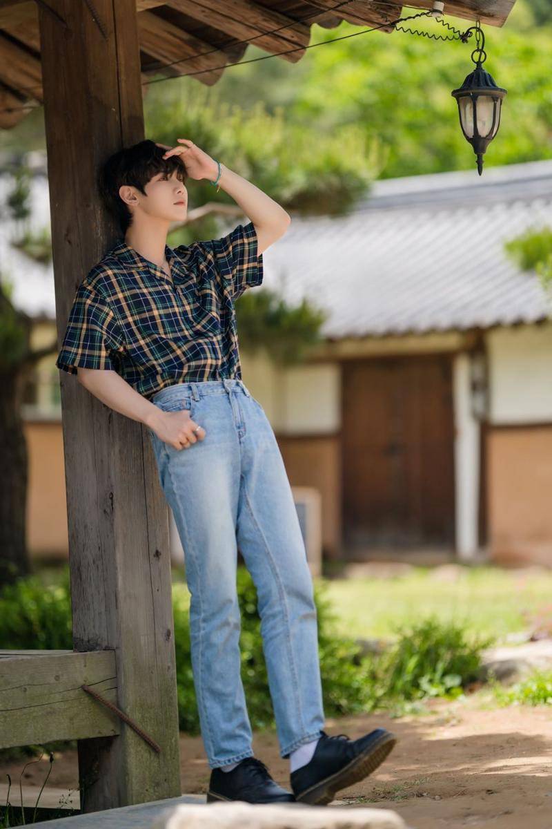 Ide style OOTD ala Yeosang ATEEZ (twitter.com/allabout_atz)