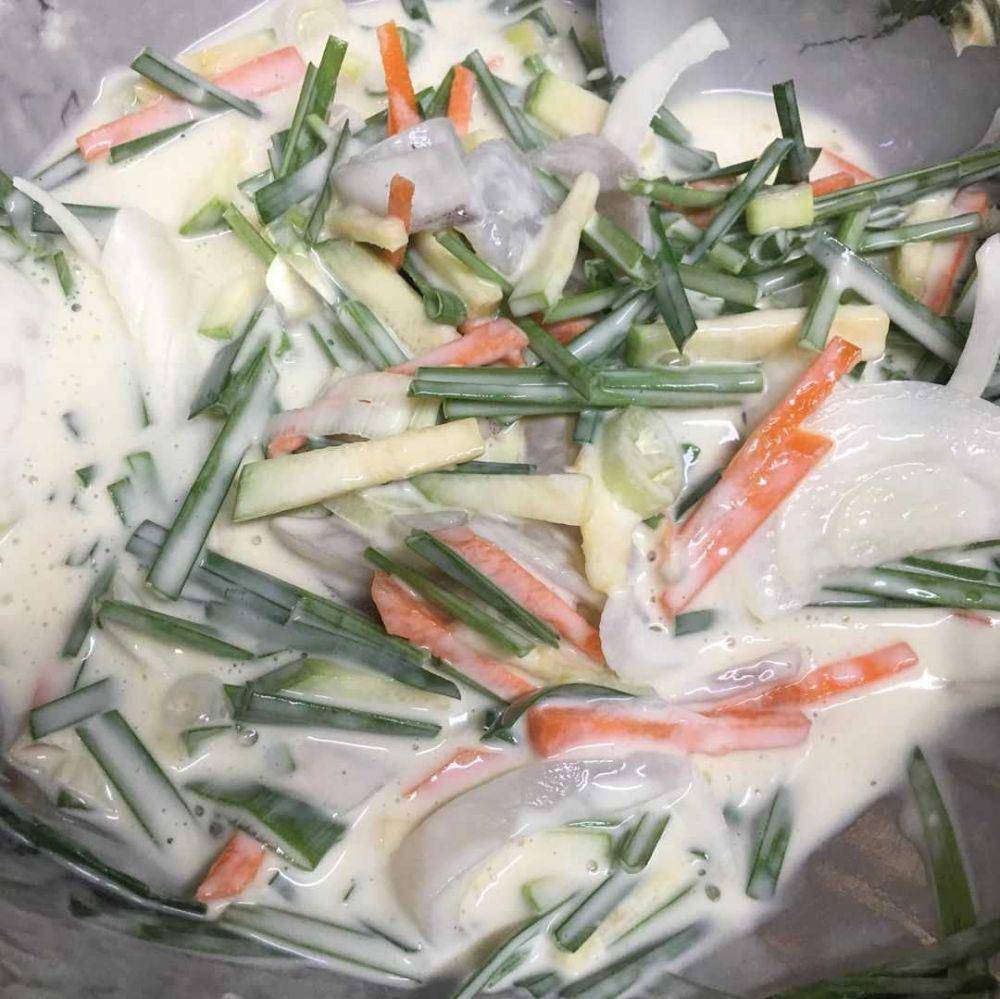 potret adonan lempeng daun bawang(instagram.com/namji_b)