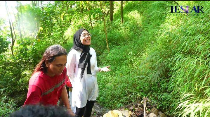 potret Lesti-Billar main ke curug (youtube.com/Leslar Entertainment)