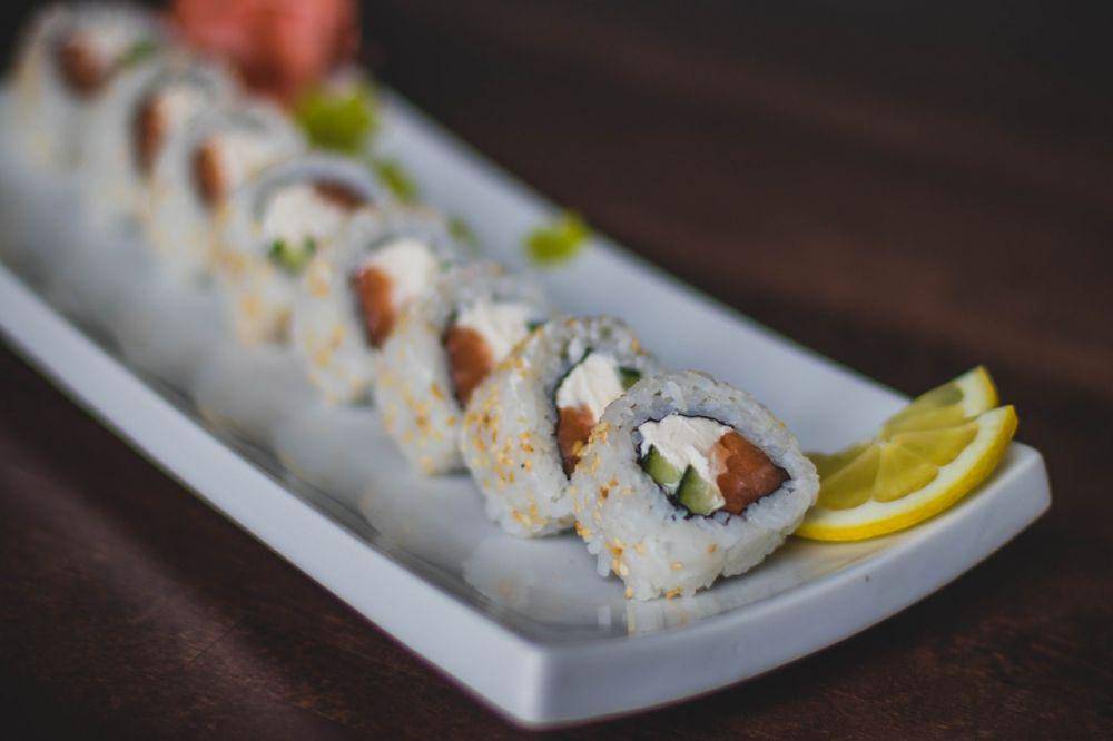ilustrasi rice paper sushi (pexels.com/Valeria Boltneva)