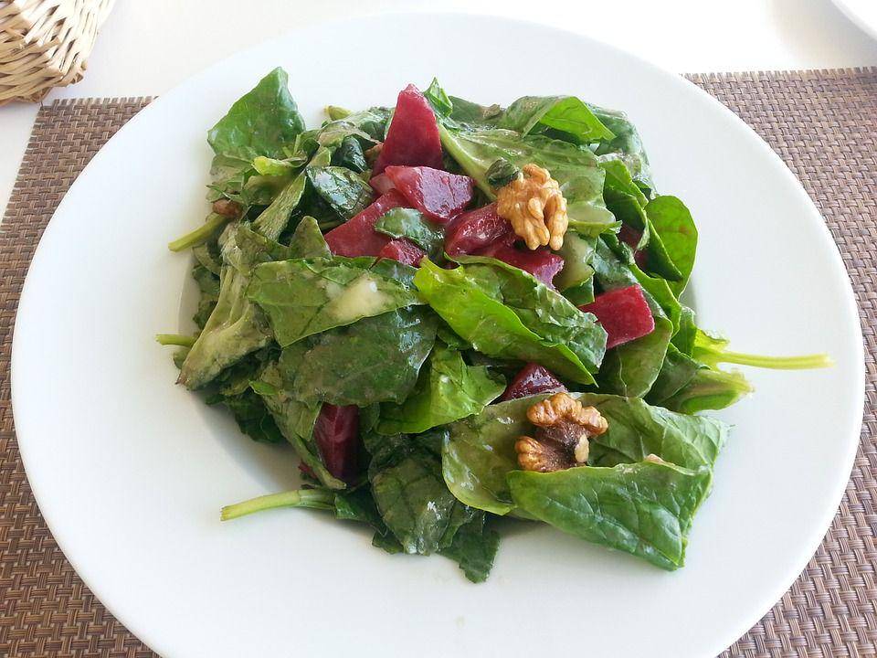 ilustrasi salad bayam korea (pixabay.com/Paramjeet Singh)