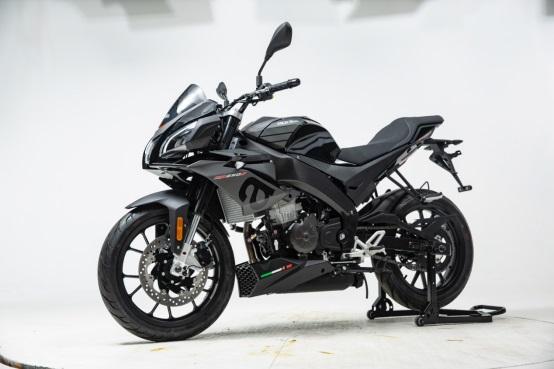 Aprilia Rilis GPR250S, Harganya Cuma Rp53 Jutaan!
