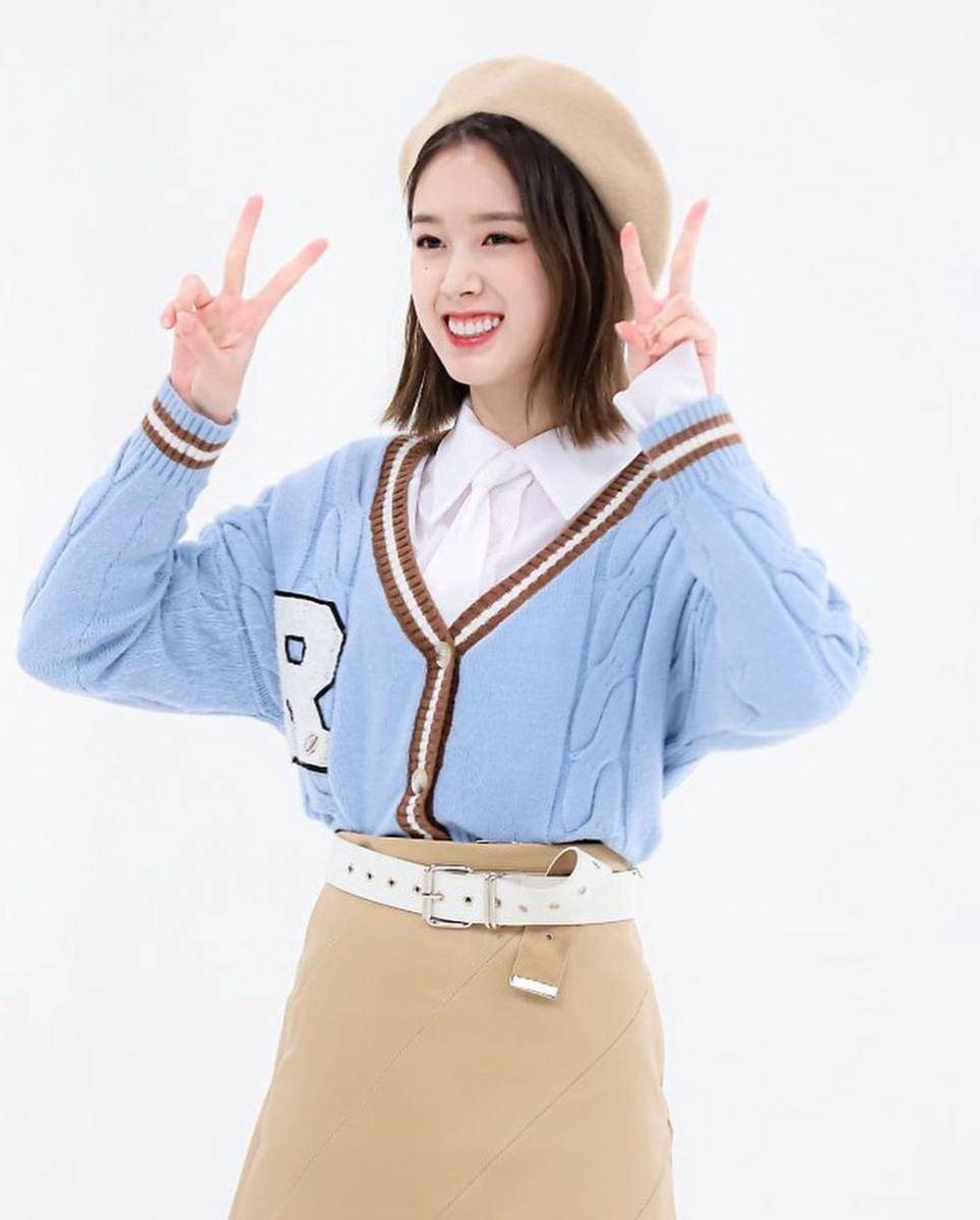 J STAYC (Instagram.com/stayc_yeeun)