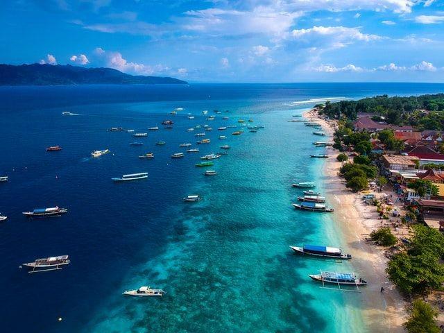 12 Tempat Wisata Indonesia yang Terbaik Dikunjungi saat Musim Kemarau