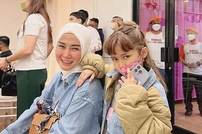 Akrab sama Gala Sky, 10 Potret Marissya Icha dengan Anak Kandungnya