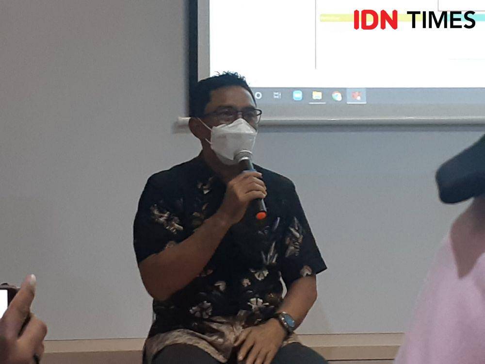 Plt Kepala BPBD Surabaya, Ridwan Mubarun saat konferensi pers. IDN Times/Ardiansyah Fajar.