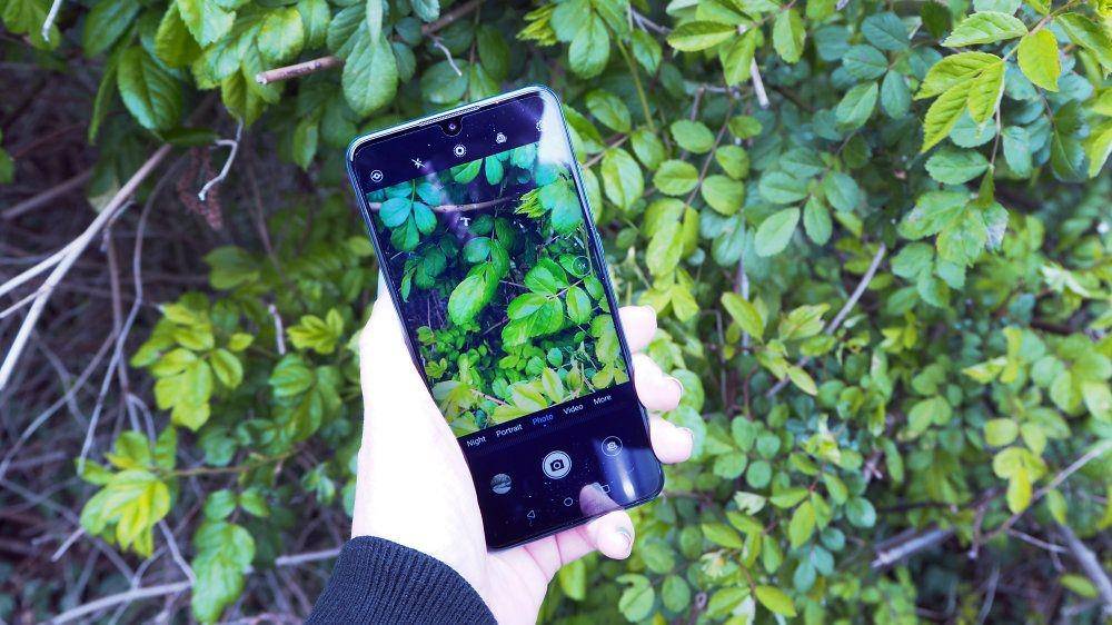 Huawei P30 Lite (ephotozine.com)