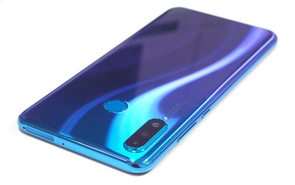Huawei P30 Lite (ephotozine.com)