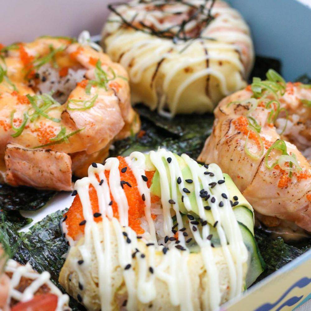 baiza sushi donat (Instagram.com/baizasushi)