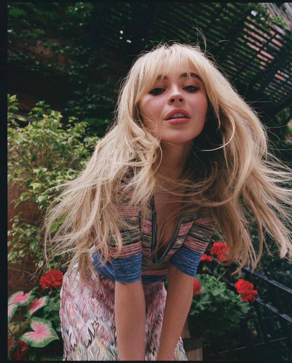 Sabrina Carpenter (instagram.com/sabrinacarpenter)