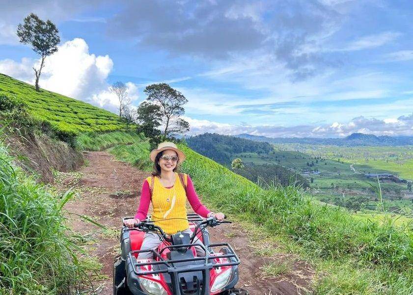 ilustrasi bermain ATV di Kebun Teh Kertamanah (instagram.com/neng_ny)